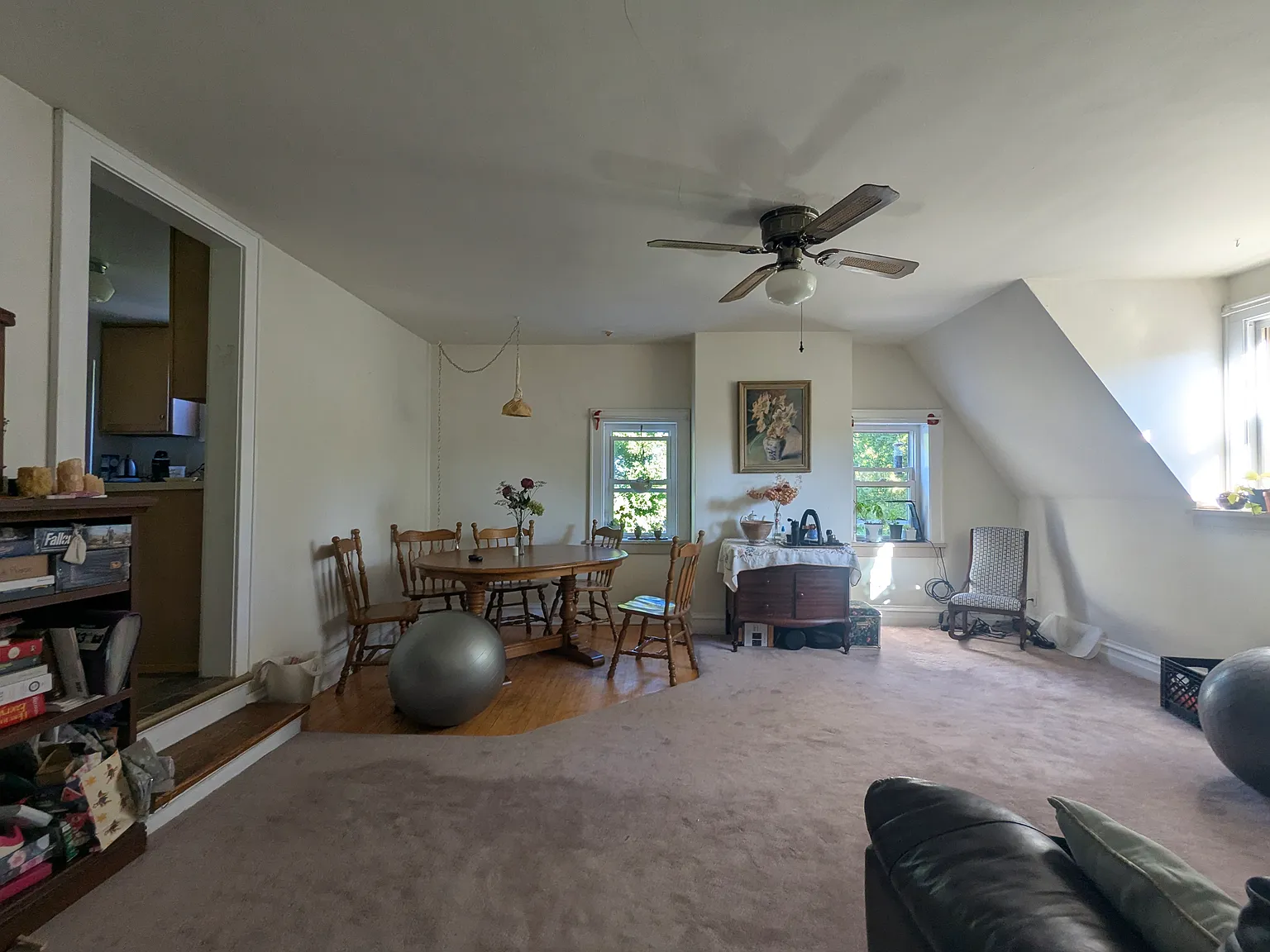 2 bed, 900 sqft, $1,425 — Photo 3