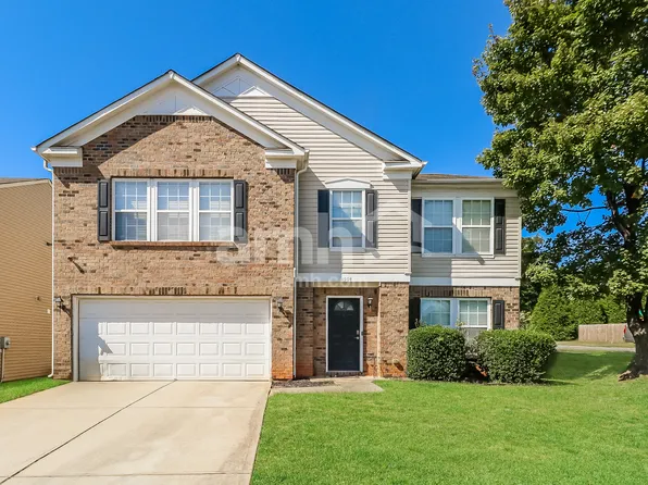 4504 Palustris Ct, Charlotte, NC 28269