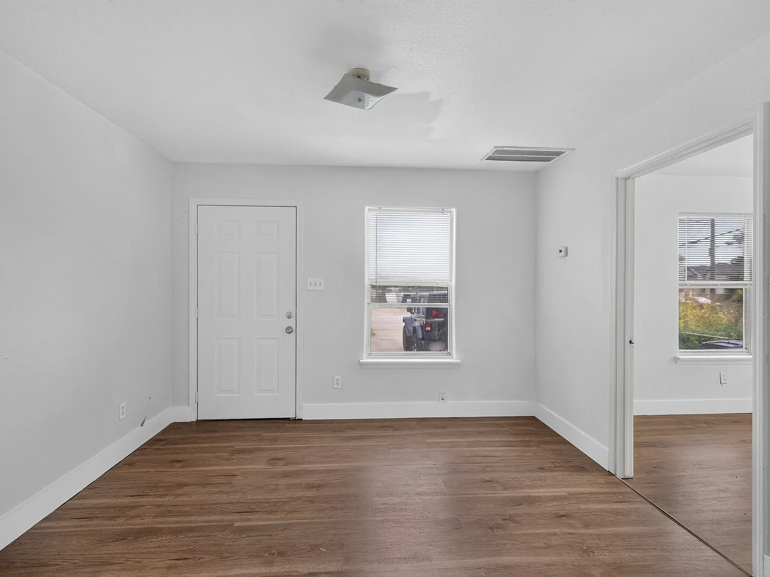 2 bed, 672 sqft, $990 — Photo 1