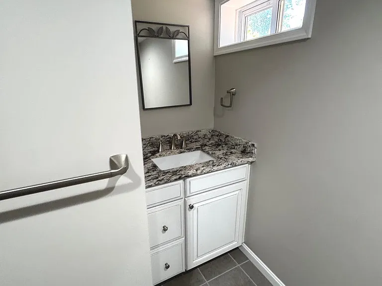 2906 Breezy Ter — Photo 12