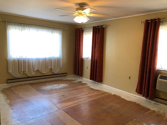 4th image of 70 Hudson Parkway #A