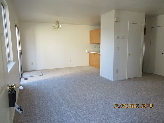 2nd image of 1181 Townhouse Cir #B