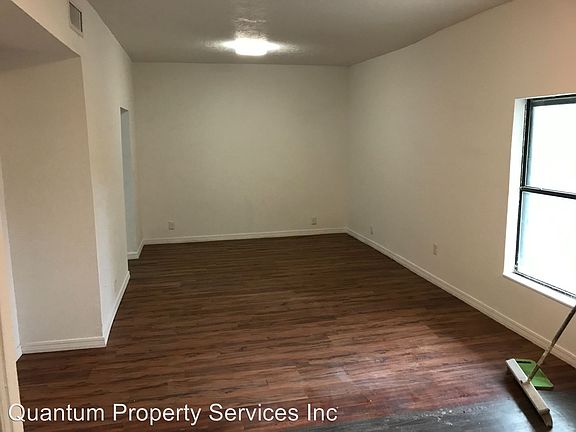 2nd image of 424 Short Lafayette St