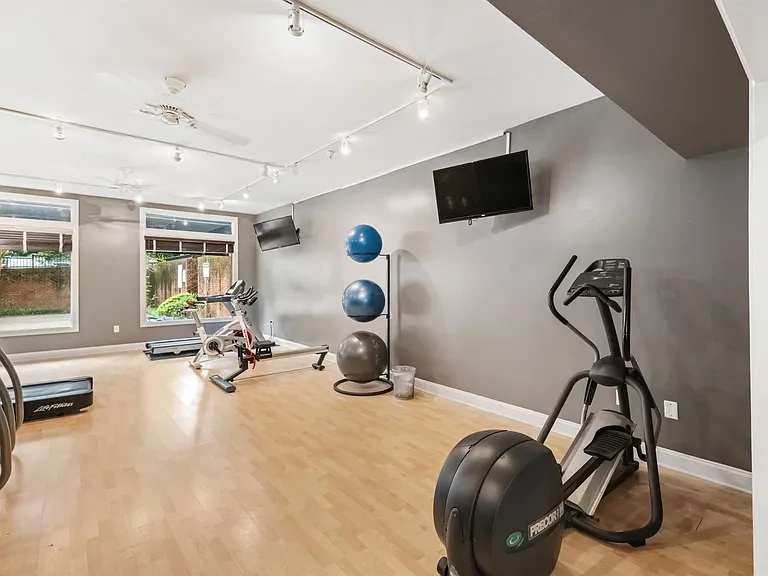 760 Walker Sq #3C — Photo 38