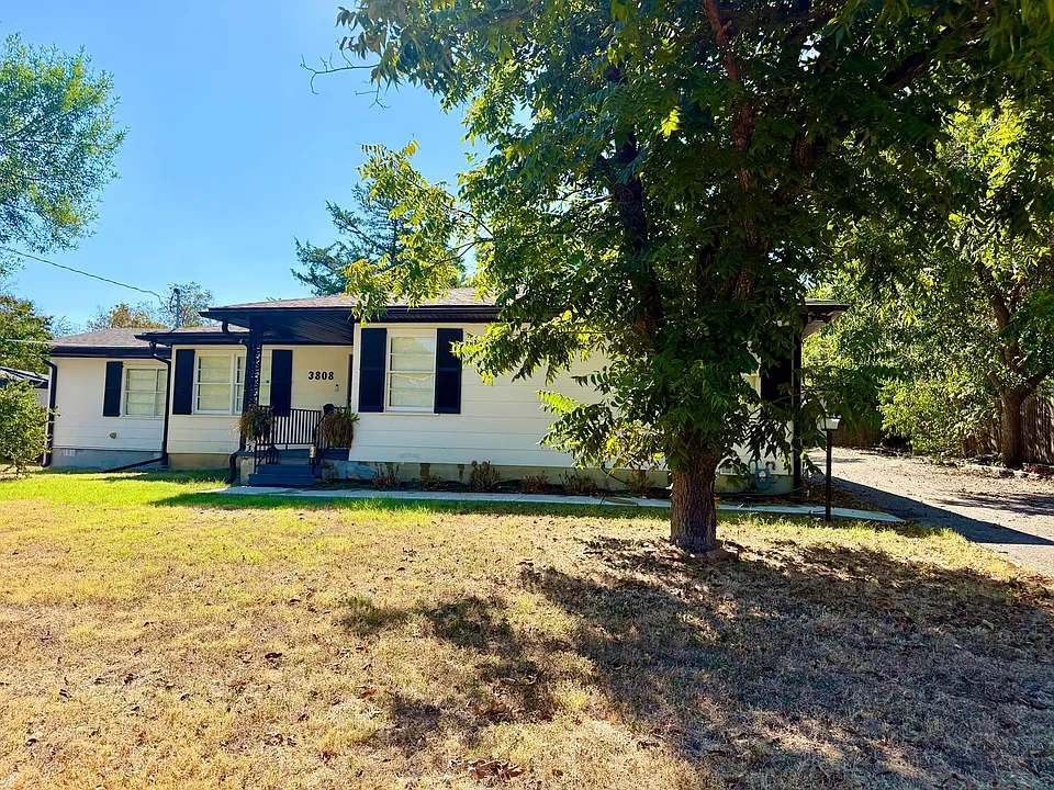 3808 Beverly Dr