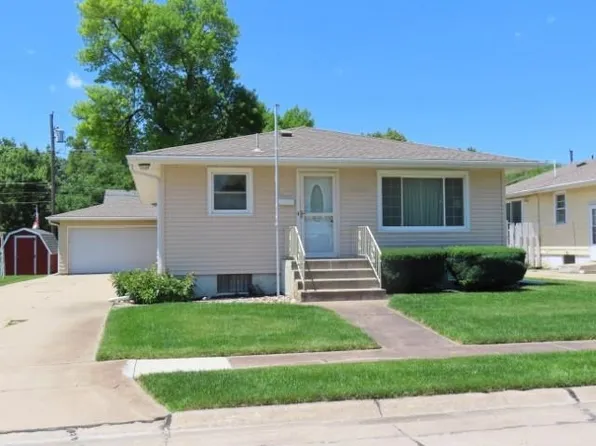 758 11th Ave, Columbus, NE 68601
