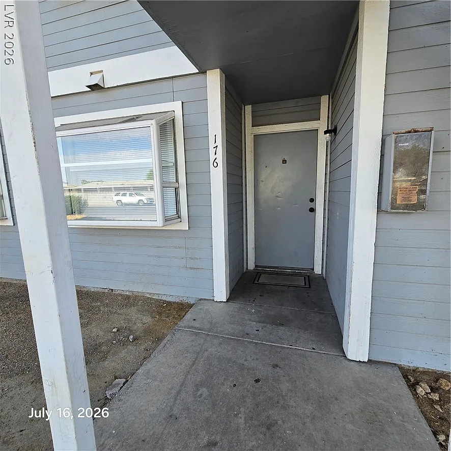 2 bed, 1.0 bath, 3212 sqft, $950 — Photo 2
