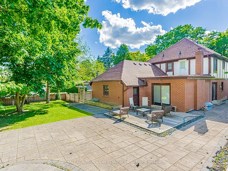 6 Village Squire Ln — Photo 37
