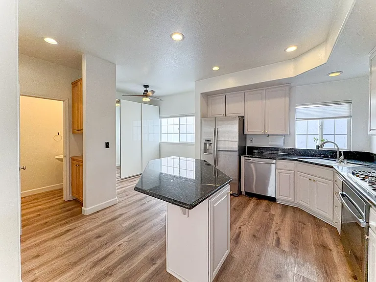 5720 S Glennie Ln #B — Photo 7