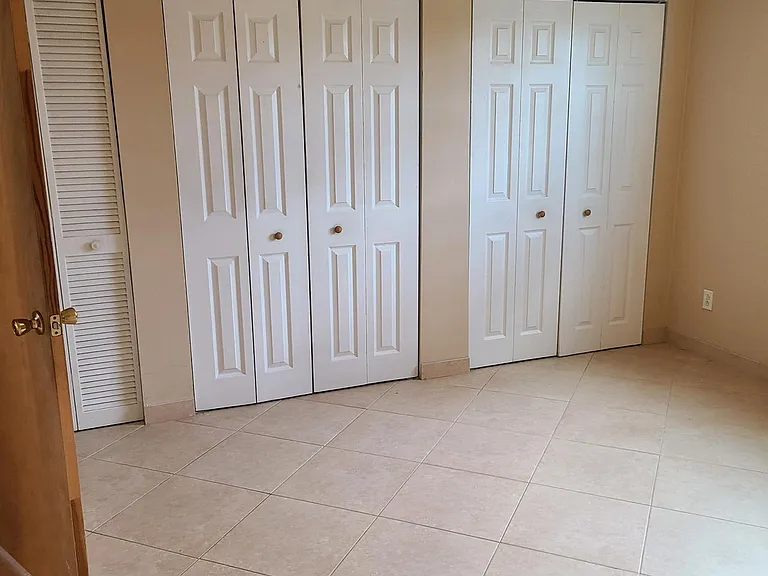 131 Bristol Ct — Photo 7