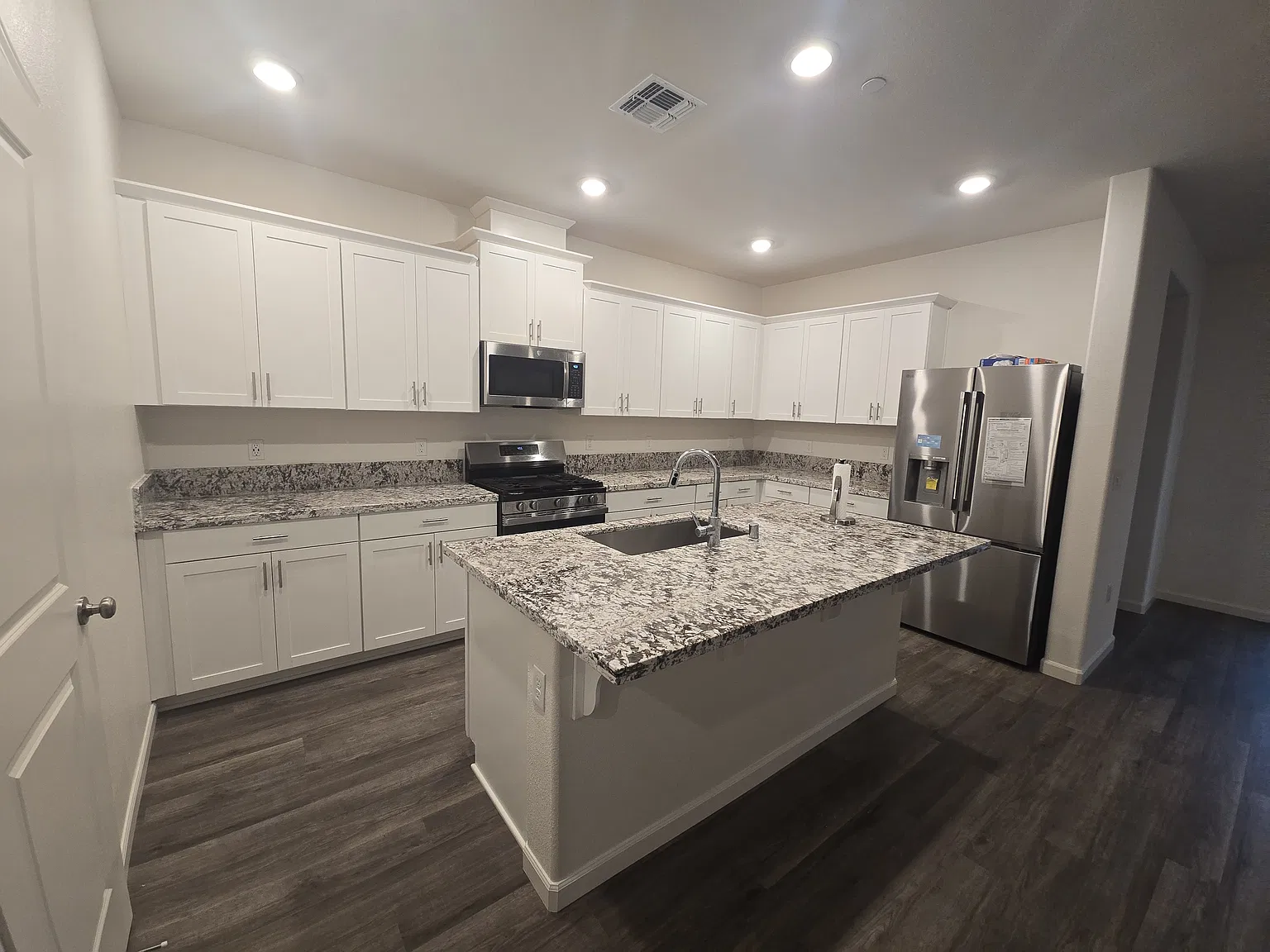 1345 W Clara Ave — Photo 2