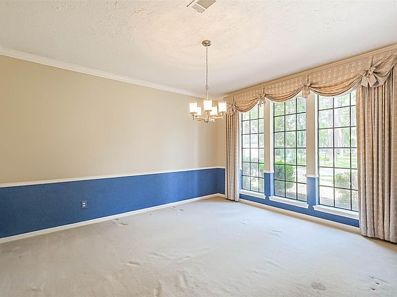 5th image of 2825 Hackberry Ln
