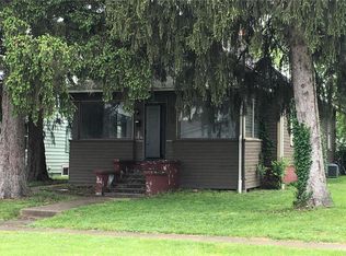 805 S 4th St, Greenville, IL
