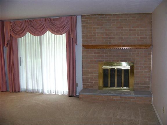 3rd image of 531 Duberry Pl