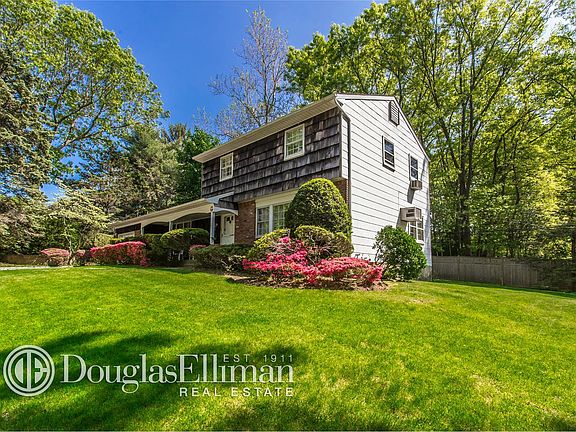 4th image of 20 Lenmore Dr