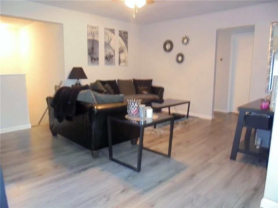 1st image of 2141 Knoll Crest Dr