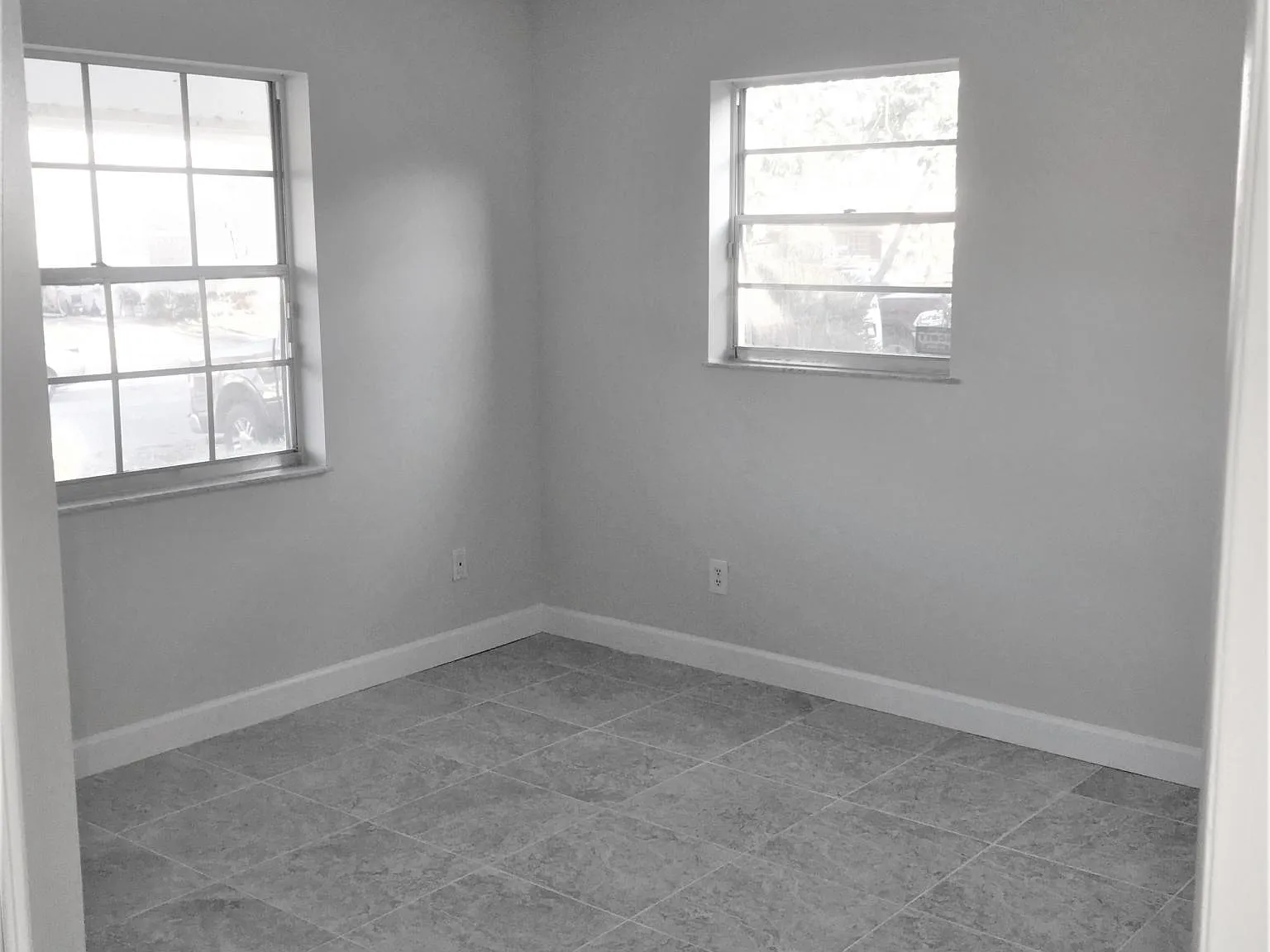 4398 Hamilton Ln — Photo 4