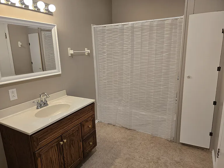 Main floor bath