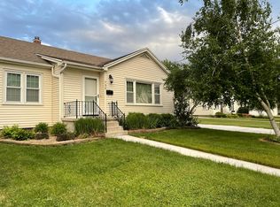 732 S Center St, Geneseo, IL 61254