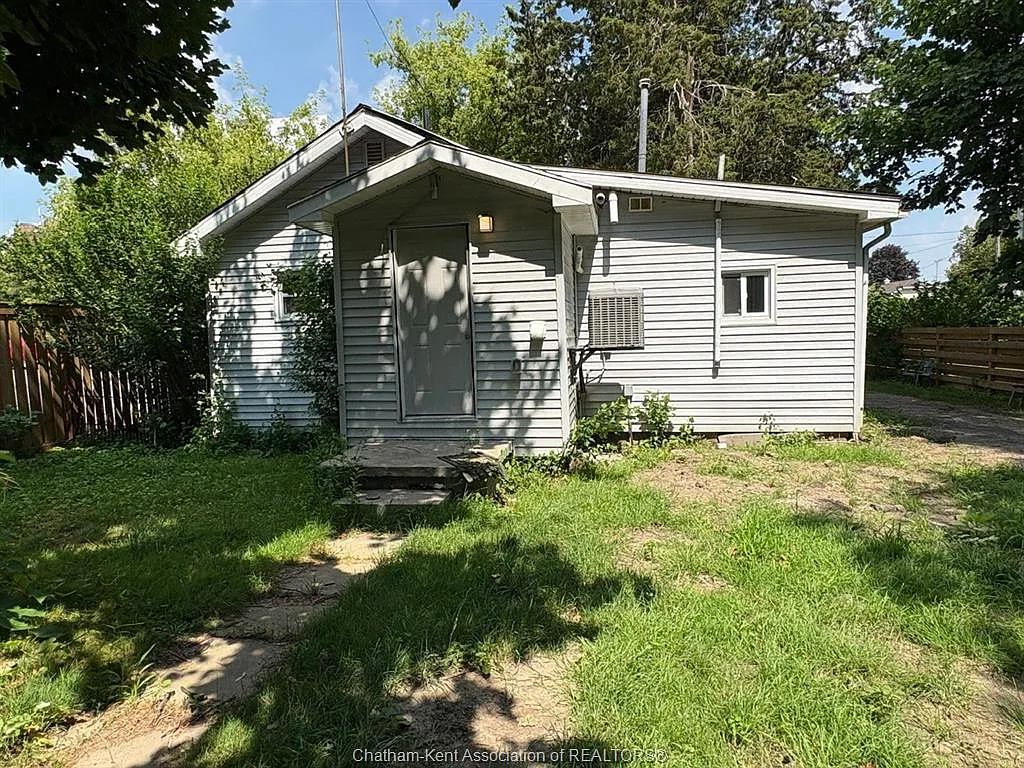 2 bed, $1,600 — Photo 4