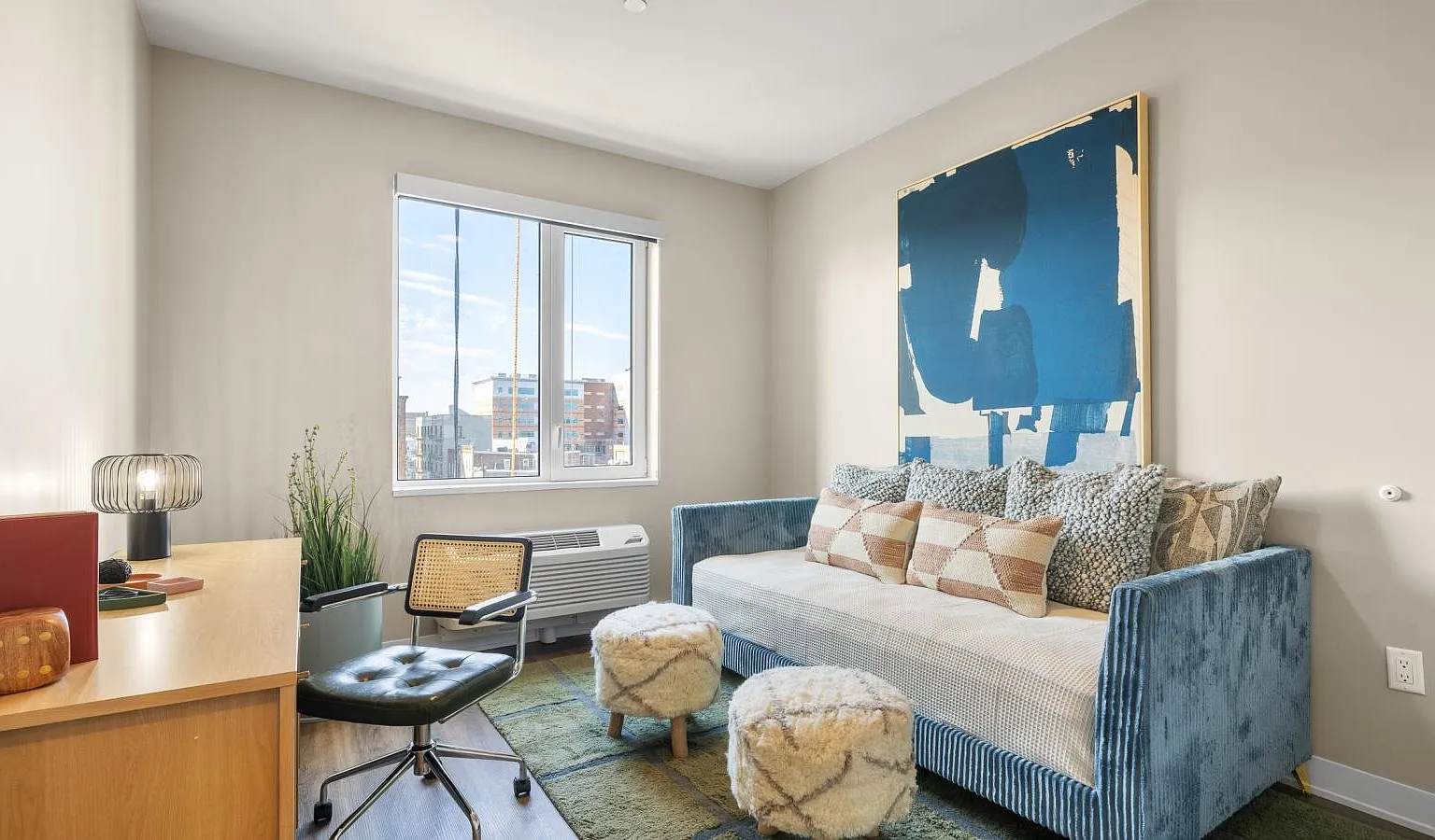 1 bed, 722 sqft, $2,720 — Photo 3