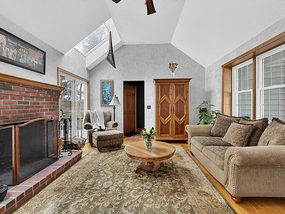 5th image of 170 Lake Ridge Dr