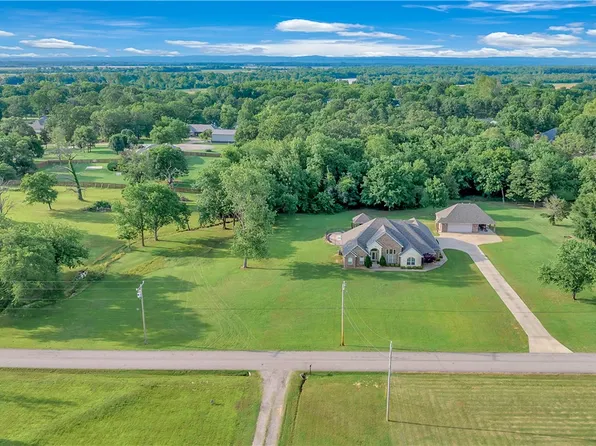 2601 Bugscuffle Rd, Lavaca, AR 72941