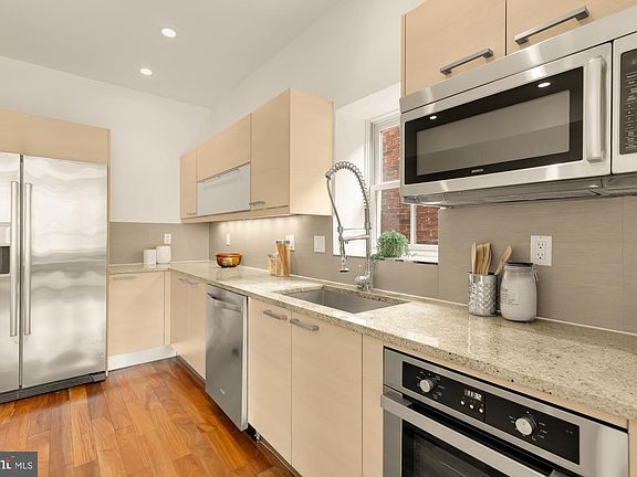 3rd image of 1459 Harvard St NW APT 4