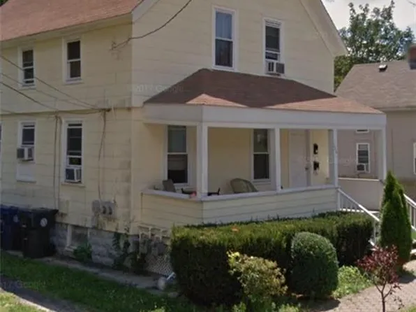 106 Rock Ave, Warwick, RI 02889