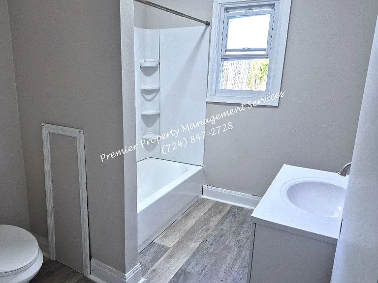 1521 4th Ave — Photo 17