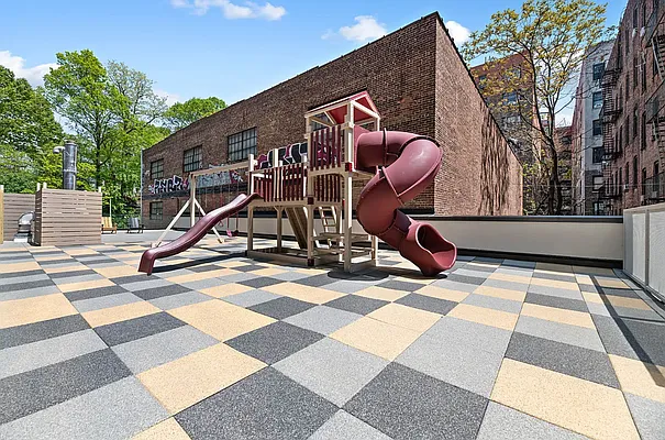 Rented by REAL New York | media 44