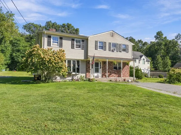 3320 County St, Somerset, MA 02726