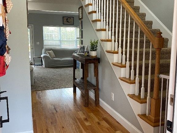 3rd image of 61 Pointe W