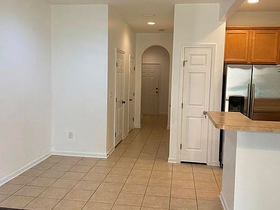3rd image of 5979 Pavilion Dr