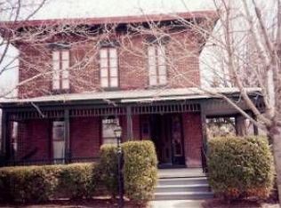 26 Washington St, Malone, NY 12953