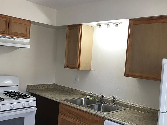 4th image of 3208 Wellesley Ct NE APT 3