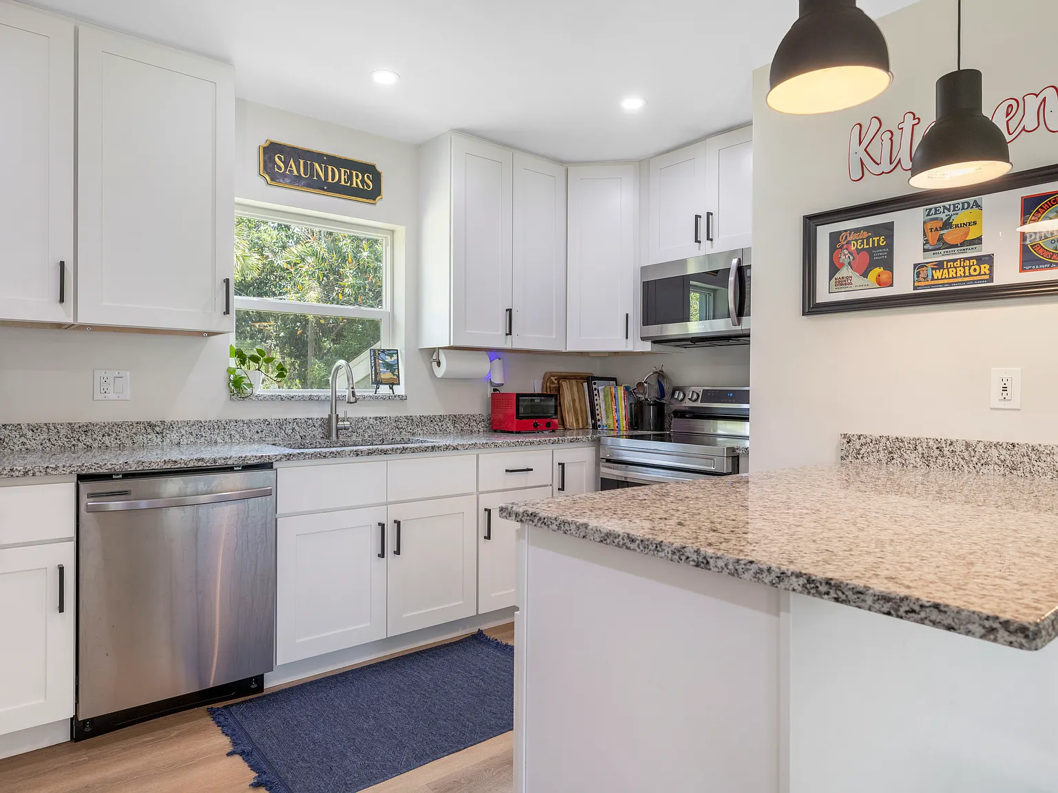 3 bed, 1027 sqft, $1,850 — Photo 3