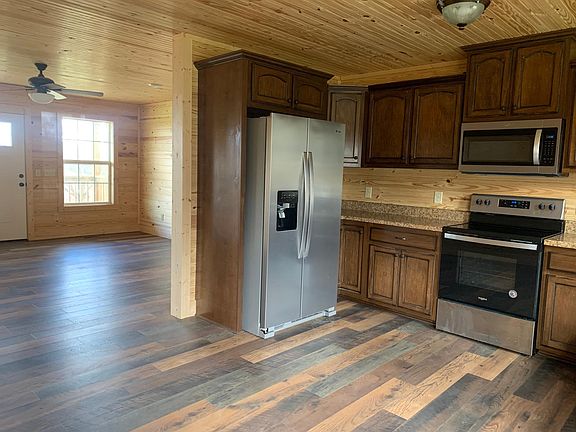 3rd image of 820 Walnut Grove Rd