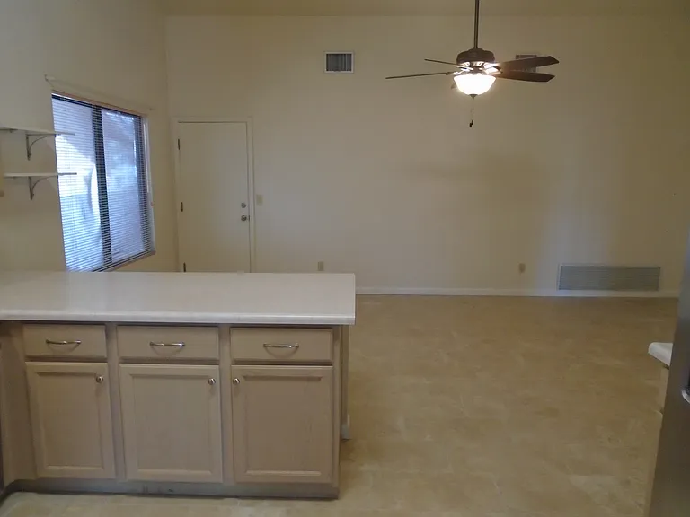 8054 S New Abbey Dr — Photo 7