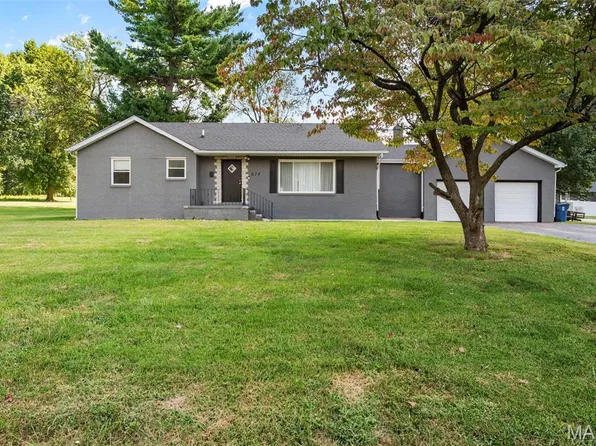 614 S Main St, Troy, IL 62294