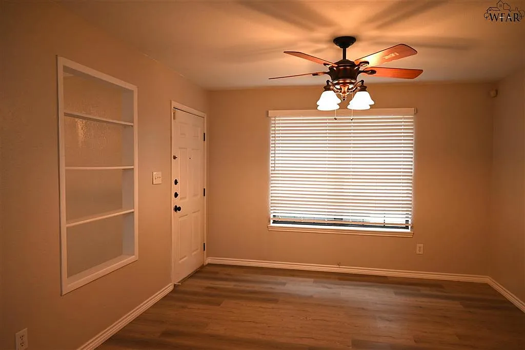 3 bed, 1340 sqft, $1,500 — Photo 2