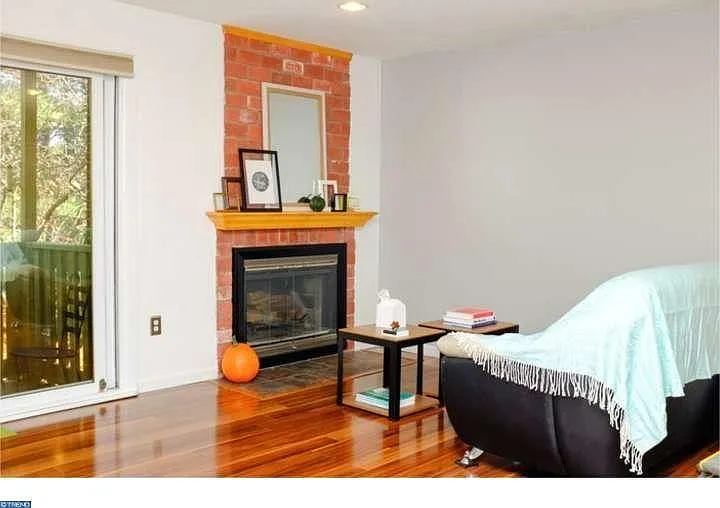 1805 Ravens Crest Dr — Photo 3