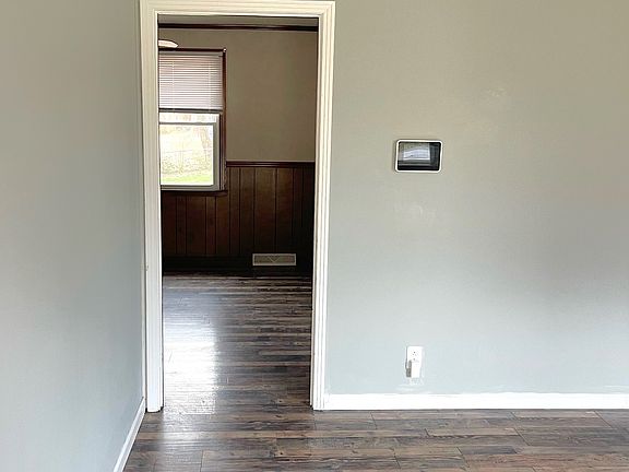 3rd image of 1587 Elberta Dr
