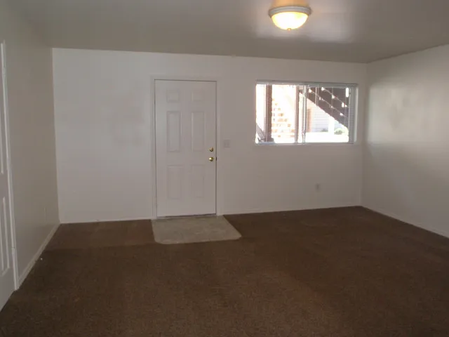 2343 S 3rd St W #D — Photo 2