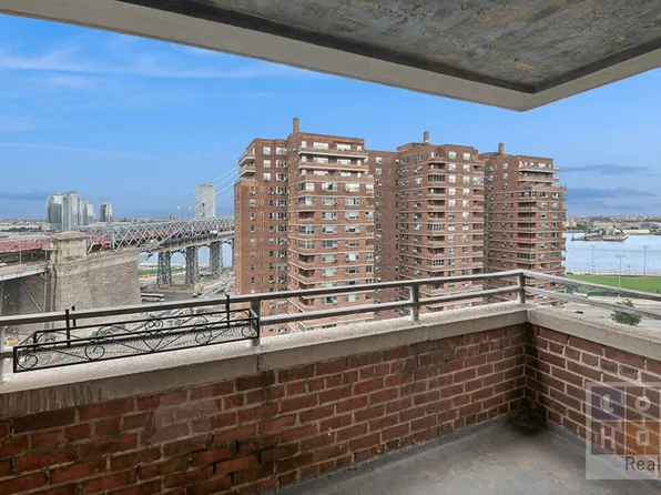 570 Grand Street image 11 of 19