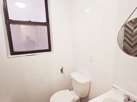 5th image of 61 Oak St #3L