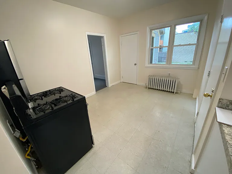 33 Everett Ave #1 — Photo 14