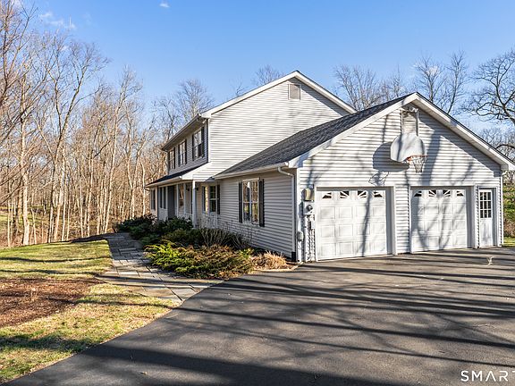 4th image of 5 Autumn Ridge Road