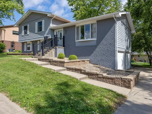 131 Penfro Dr, Iowa City, IA 52246