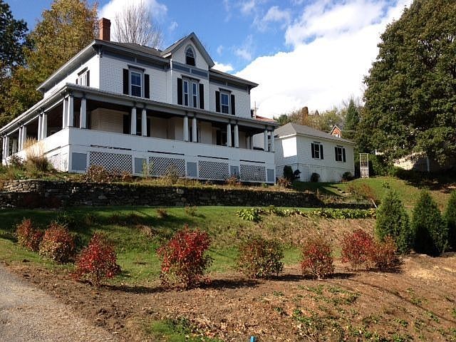 front of the house that overlooks the city